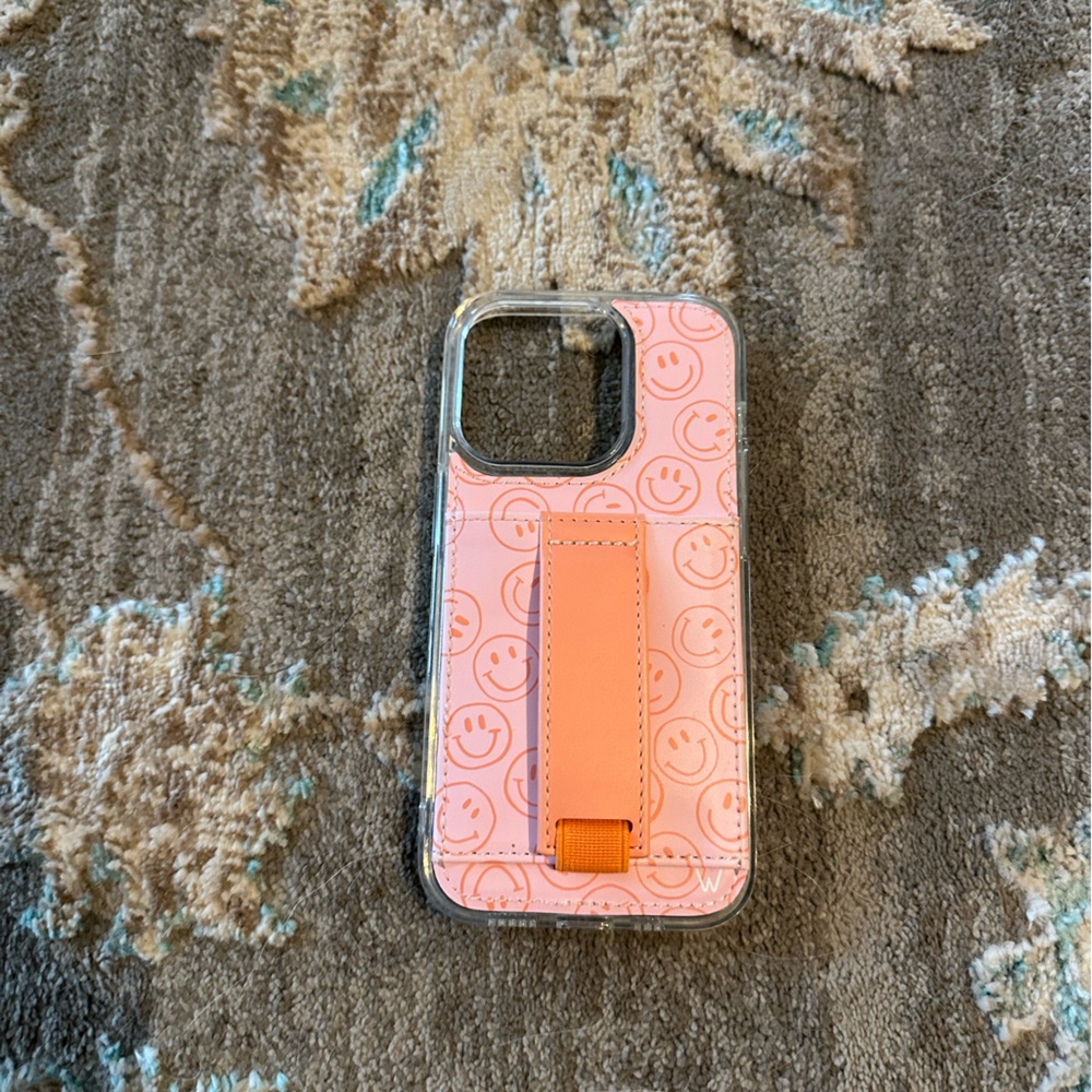 Walli iPhone 14 Pro All Smiles
